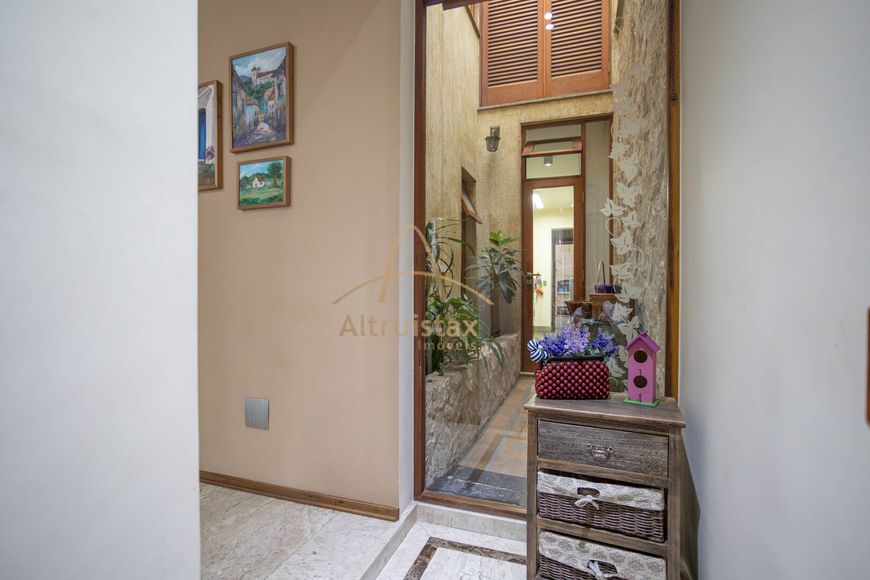 Casa Sobrado à venda com 3 suítes 4 banheiros Vila Campesina Osasco SP