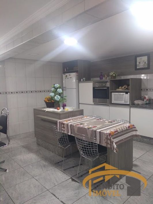 Casa térrea à venda, Conjunto dos Metalúrgicos, Osasco, com 3 dormitórios, 2 banheiros, área com chu