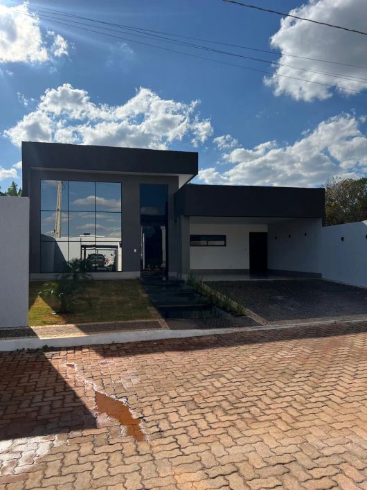Casa ponte alta norte, 3 suítes, hidromassagem, piscina, sauna, churrasqueira, 400m²