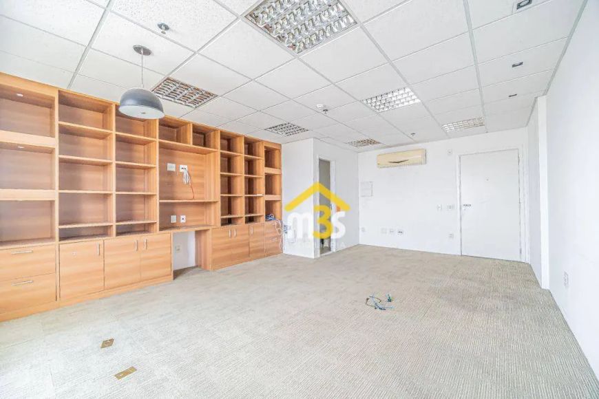Sala comercial à venda com 39m² e 1 vaga, por R$ 390.000,00 na Vila Yara - Osasco/SP
