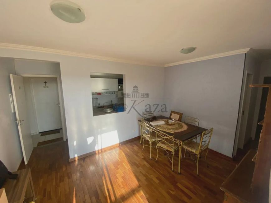Apartamento - Vila Industrial - 3 Dormitórios - 2 Banheiros - 1 Suíte - 65m² -