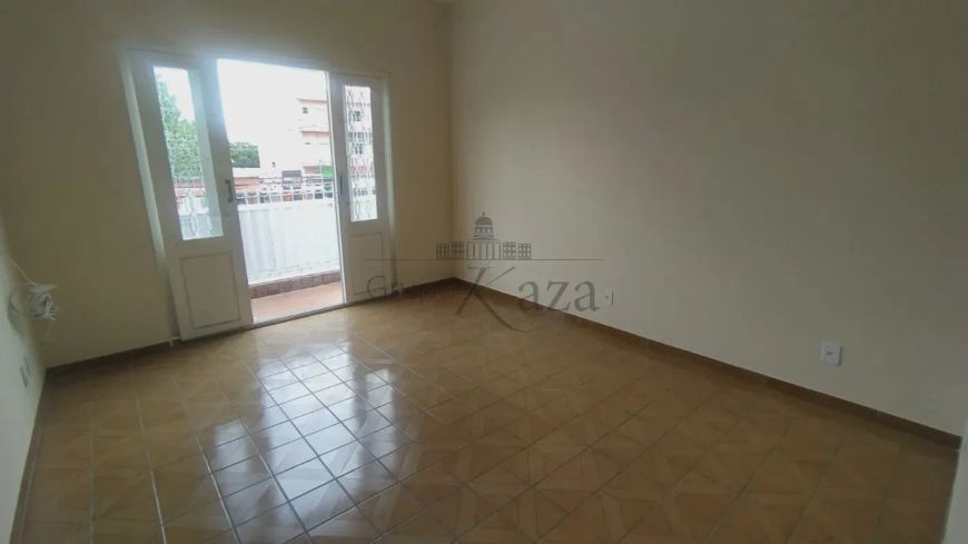 Ref.19263 - Casa Residencial e Comercial - Sobreloja - Bosque dos Eucaliptos - 3 Dormitórios - 125m