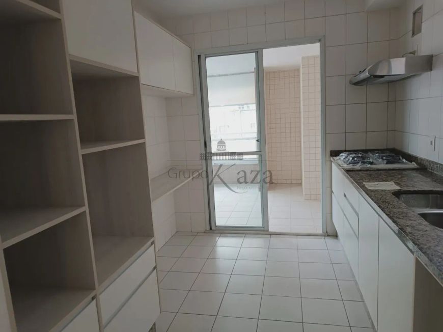 Apartamento - Vila Ema - Residencial Grand Club - 3 Dormitórios - 182m².