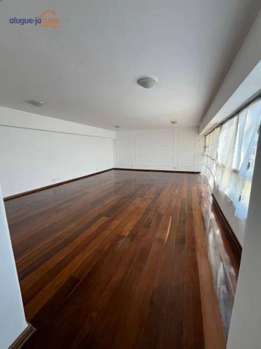 Apartamento para alugar no Centro - São José dos Campos/SP com 230 m²