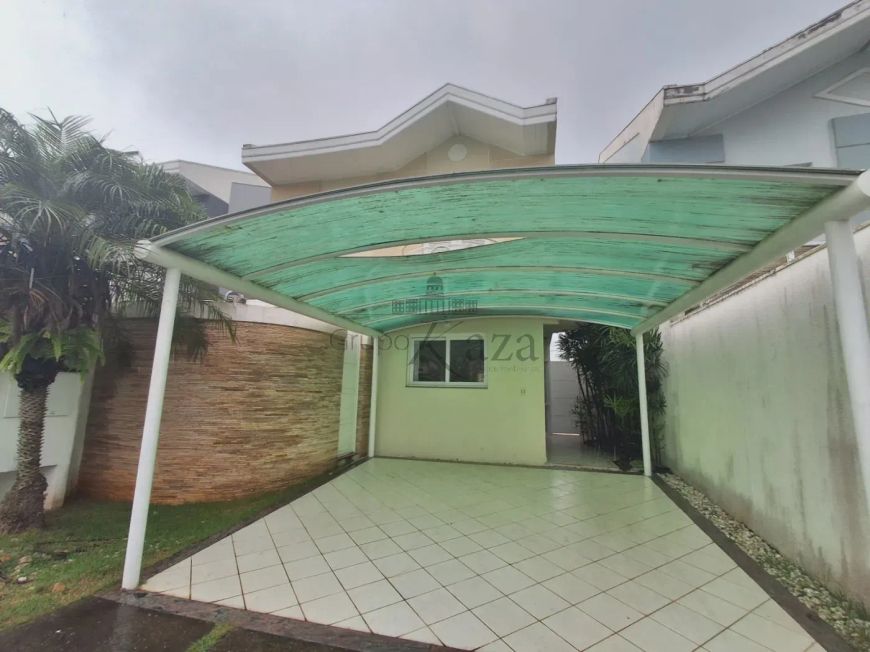 Sobrado para aluguel possui 140 metros quadrados com 3 quartos