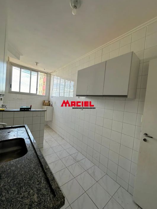 apartamento , com 2 sacadas , suite ótima localização , 2 vagas de garagem coberta