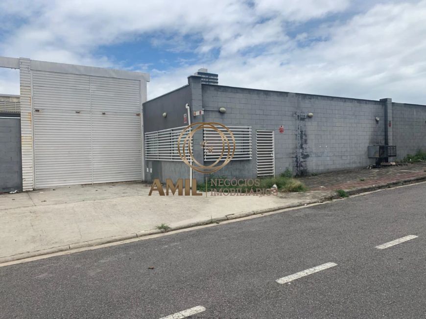 Galpão Comercial de Alto Padrão na Vila Letônia - São José dos Campos-SP: 1 Sala, 5 Banheiros, 20 Va