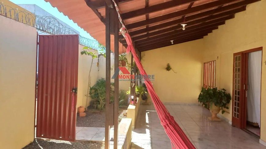 Vende casa com 2 quartos em Sobradinho - Brasília - DF