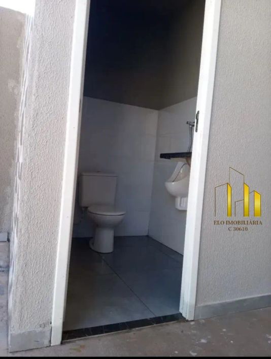 Linda casa lote de 200m² com 2 quartos sendo 1 suíte Arniqueira