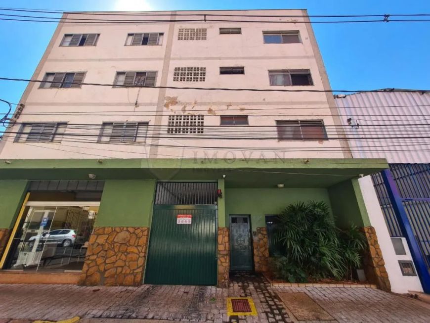 Apartamento térreo com quintal