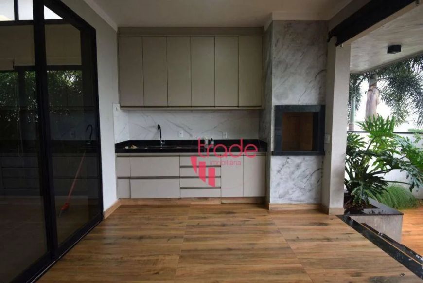Casa em Condomínio à Venda de 03 Suítes no Bairro Vila do Golf em Ribeirão Preto com Varanda Gourmet