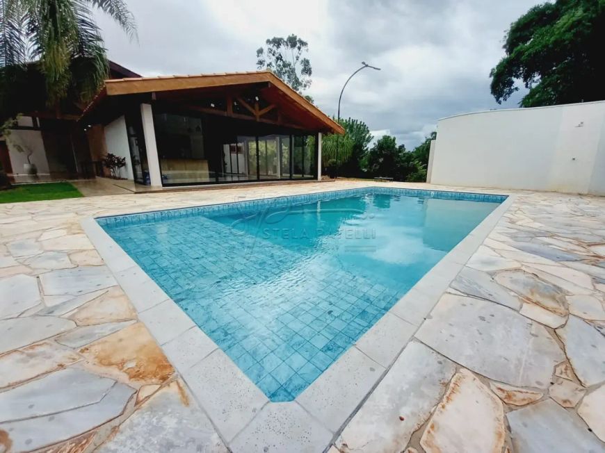 Casa térrea de 372m² com 03 suítes para venda e locação em condomínio - Quinta da Boa Vista