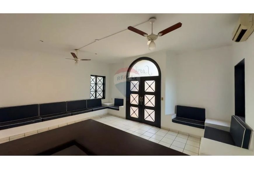 Casa comercial com 4 dormitórios à venda na Vila Seixas, com 214,01 m² por R$ 598.000,00 em Ribeirão