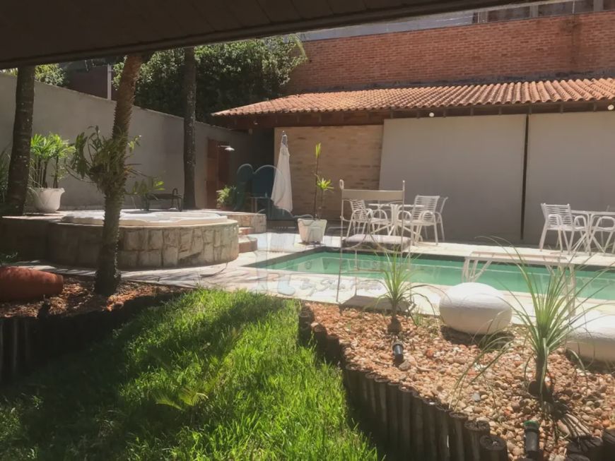 Casa de 370m² com 04 quartos à venda em condomínio - Residencial Flórida
