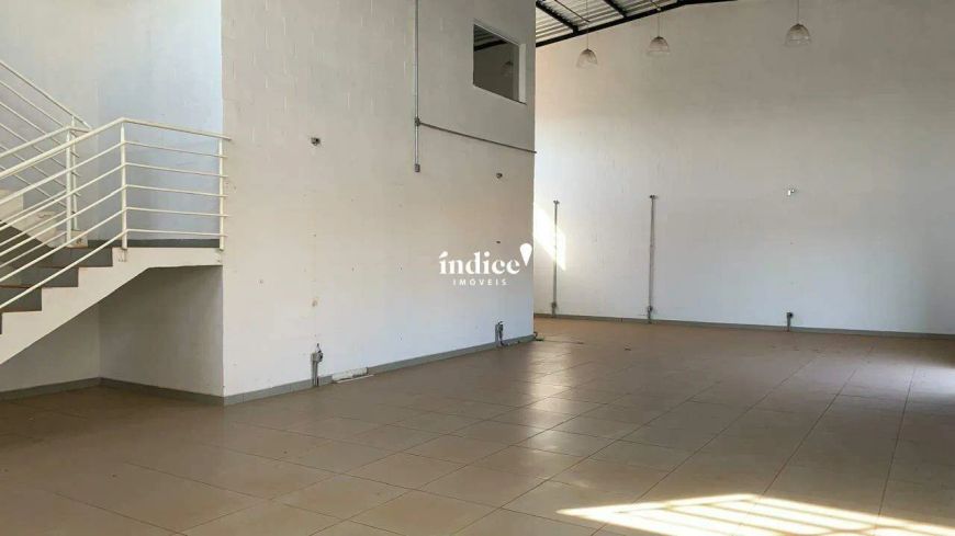 Galpão Comercial no Bairro Jardim Cristo Redentor, 3 vagas,