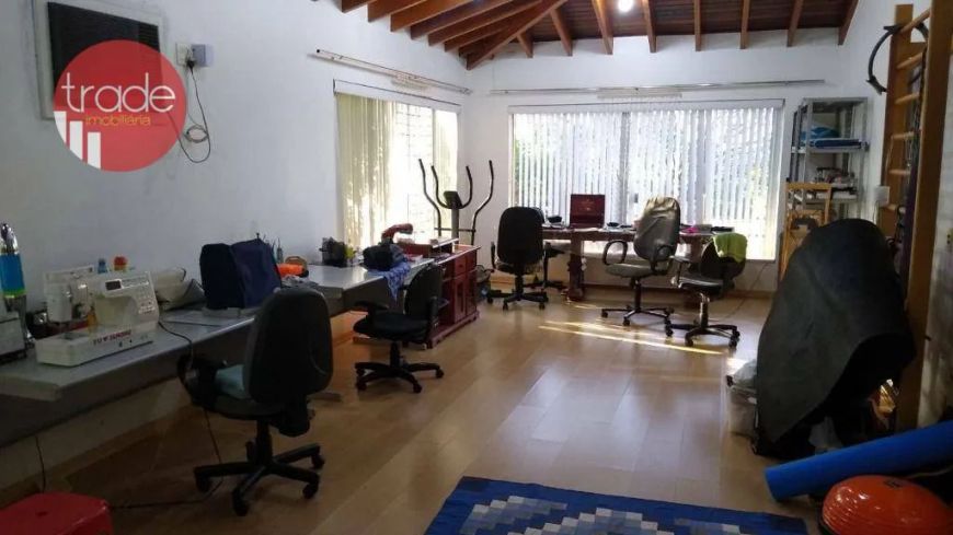 Casa Terreá Em Residencial Fechado Com Ampla Área Verde.