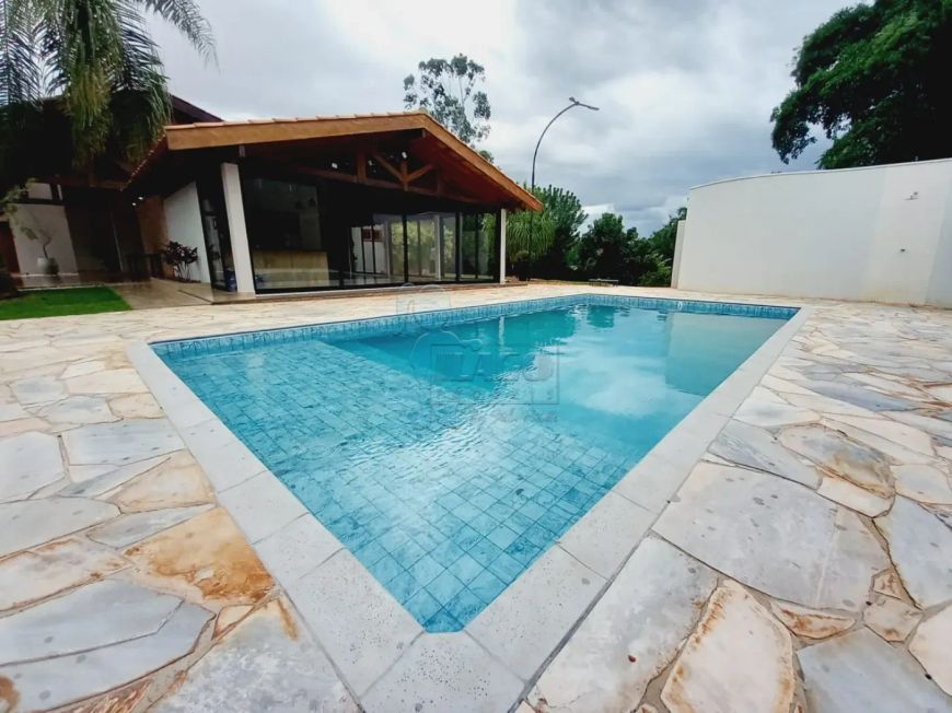 Casa térrea de 372m² com 03 suítes para venda e locação em condomínio - Quinta da Boa Vista