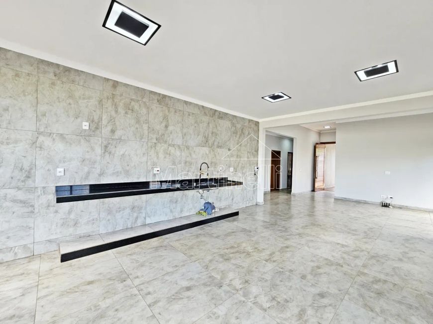 Casa térrea de 206m² de área construida à venda, próximo à USP - Ribeirão Preto/SP.
