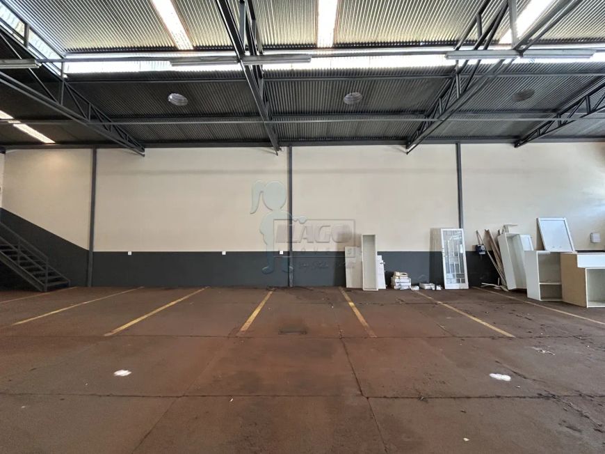 Galpão de 411m² com doca e câmara fria para locação - Residencial Flórida