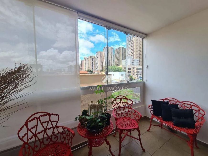 Apartamento em excelente localização no Jardim Irajá com 113m² de área privativa.