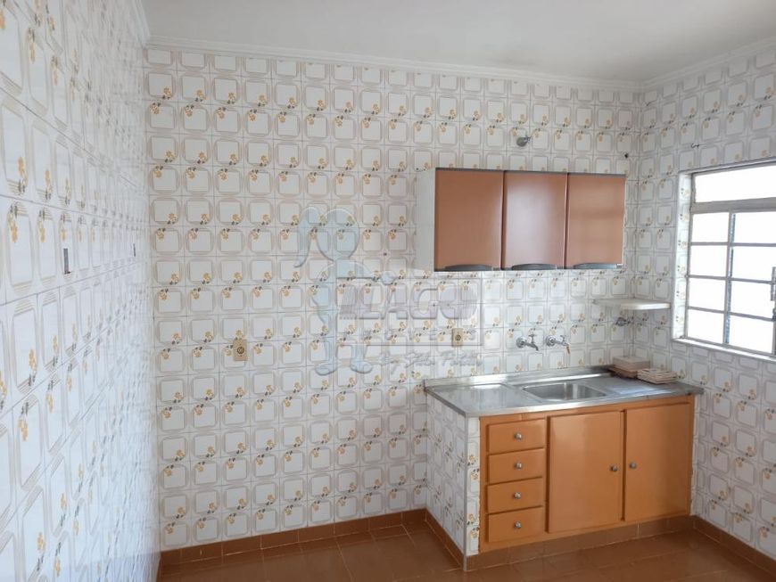 CASA TÉRREA AOS FUNDOS PRÓXIMO À AVENIDA CORONEL QUITO JUNQUEIRA