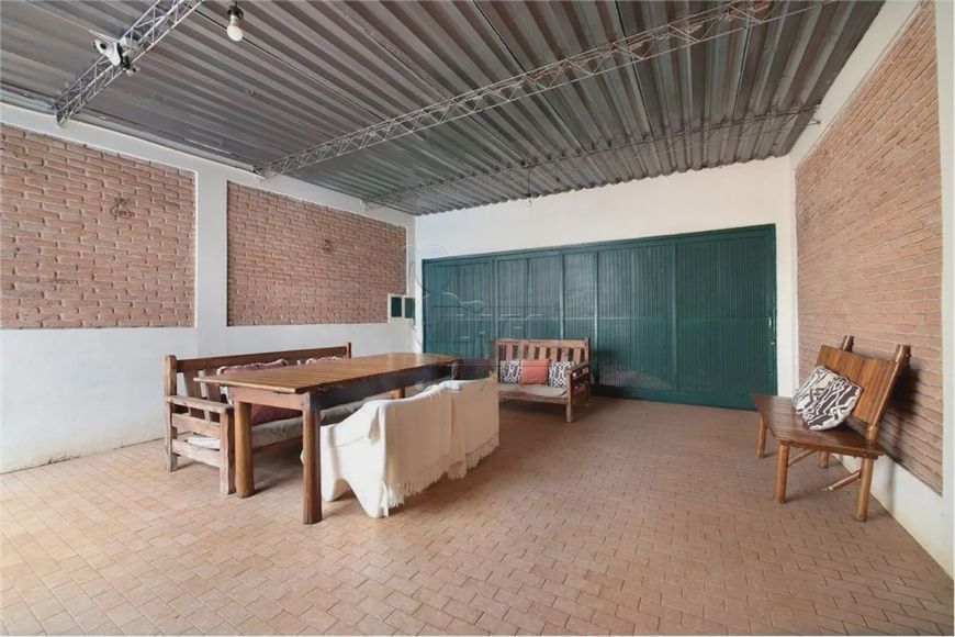 Casa térrea de 230m² com 04 dormitórios - Jardim América
