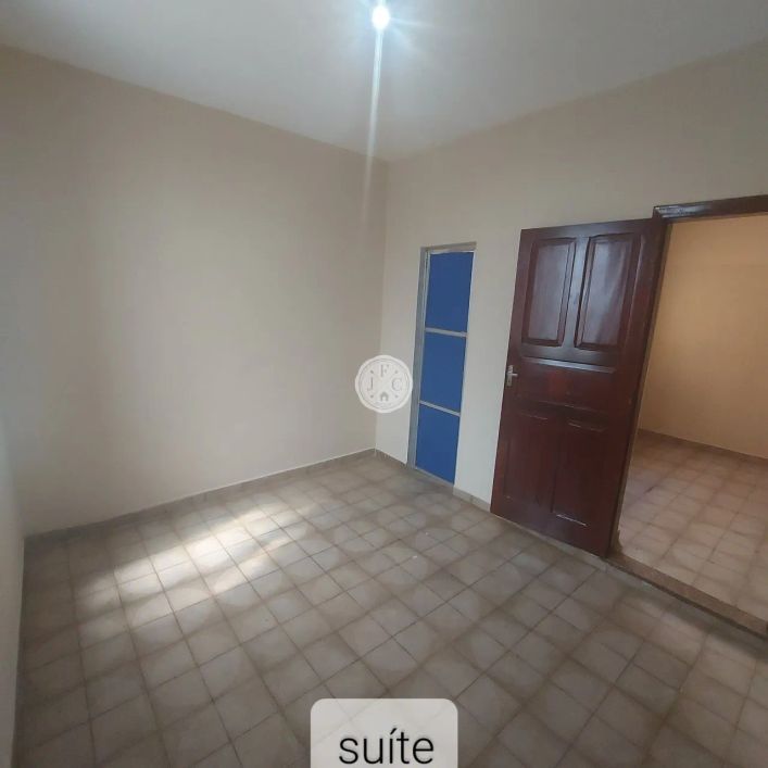 Casa térrea - 3 Quartos - Venda - Campos Elíseos