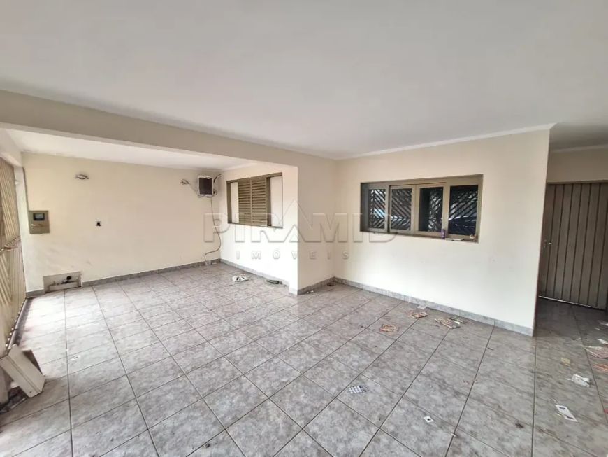 Casa padrão, bairro Campos Elíseos, Zona Leste em Ribeirão Preto/SP;