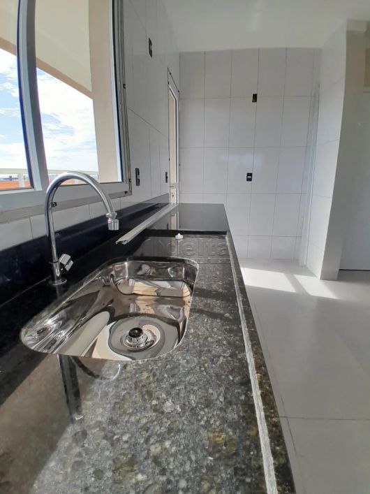 Apartamento disponível para venda no bairro Santa Mônica em Uberlândia-MG