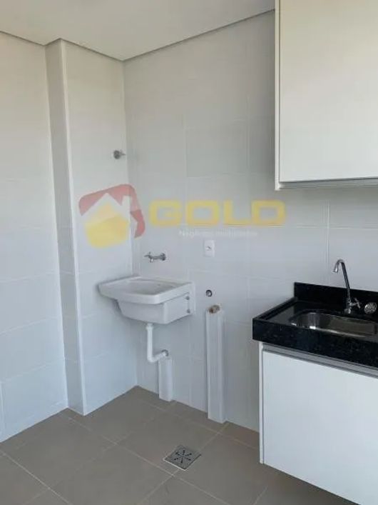 Apartamento para Locação em Uberlândia, Copacabana, 2 dormitórios, 1 suíte, 2 banheiros, 1 vaga