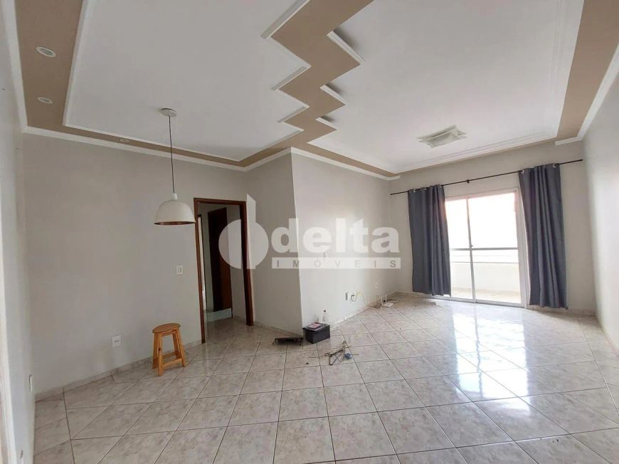 Apartamento disponível para locação e venda no bairro Santa Mônica em Uberlândia-MG