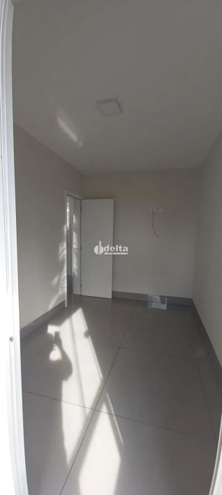 Apartamento disponível para venda no bairro Santa Mônica em Uberlândia-MG