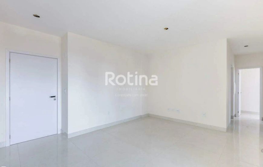 A venda apto alto padrão, ótima localização no bairro Finotti