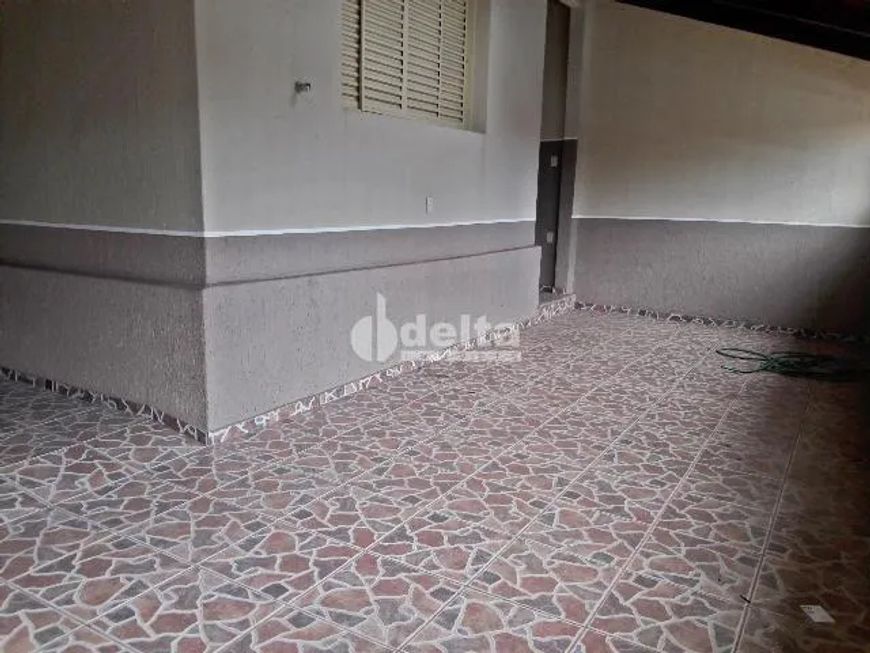 Casa residencial disponível para venda no bairro Nossa Senhora Aparecida em Uberlândia-MG