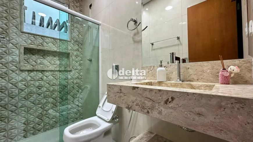 Casa disponível para venda no bairro Jardim Patrícia em Uberlândia MG
