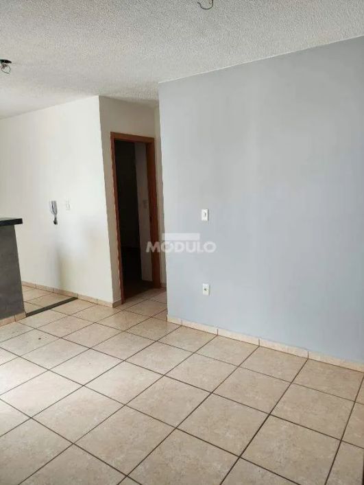 APARTAMENTO à venda, 2 quartos, 1 vaga, JARDIM HOLANDA - Uberlândia/MG