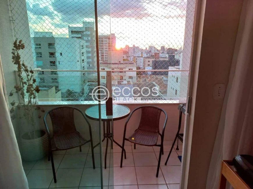 Apartamento à venda, 3 quartos, 1 suíte, 2 vagas, Santa Mônica - Uberlândia/MG