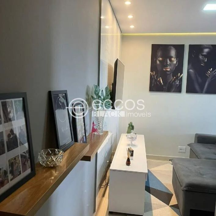 Apartamento à venda, 2 quartos, 1 suíte, 1 vaga, Tubalina - Uberlândia/MG