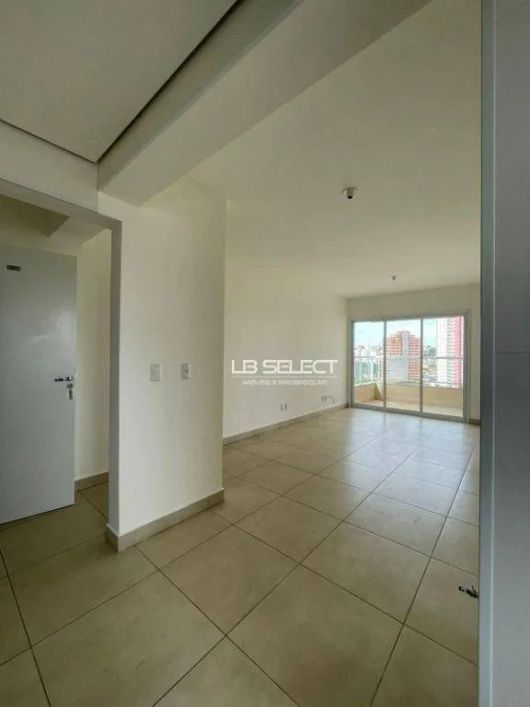 Apartamento no bairro Tabajaras com três quartos, suíte e duas vagas de garagem.