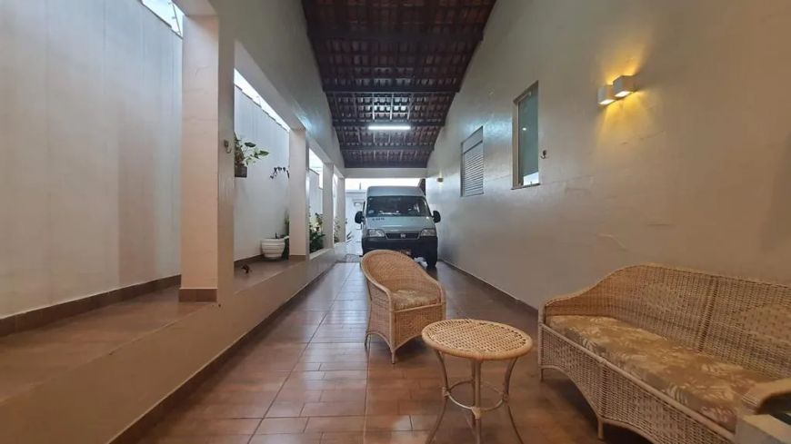 Casa para Venda em Uberlândia, Jaraguá, 3 dormitórios, 1 suíte, 3 banheiros, 5 vagas
