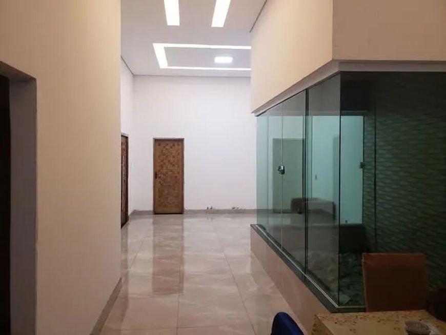 Casa para Venda em Uberlândia, Jardim Holanda, 4 dormitórios, 2 suítes, 4 banheiros, 3 vagas