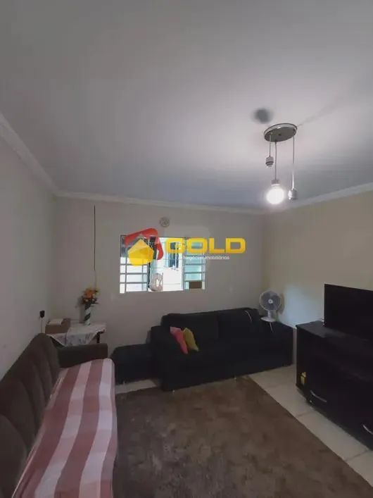 Casa para Venda em Uberlândia, Jardim Das Palmeiras, 3 dormitórios, 1 suíte, 4 banheiros, 6 vagas