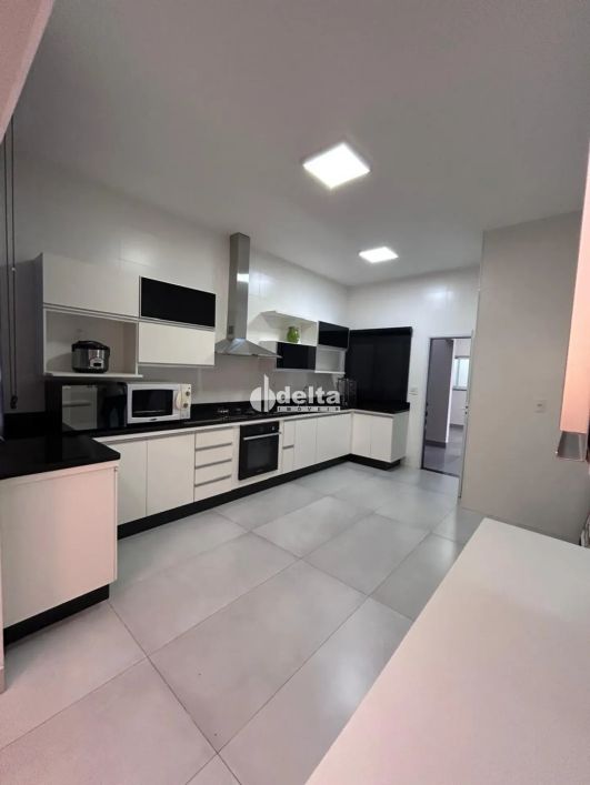 Casa disponível para venda no bairro Santa Rosa em Uberlândia MG