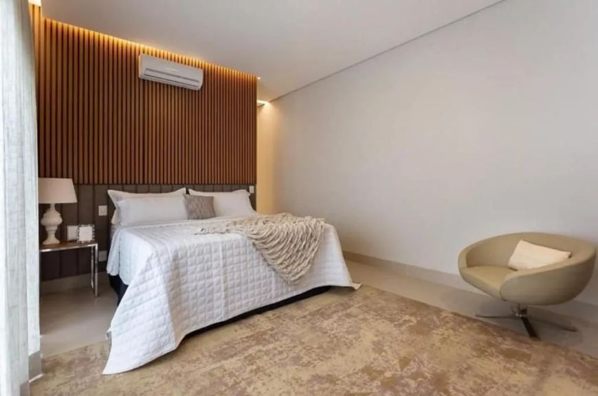 Casa Térrea para venda com 240 metros 3 suítes Condomínio golden Village Zona Sul uberlândia