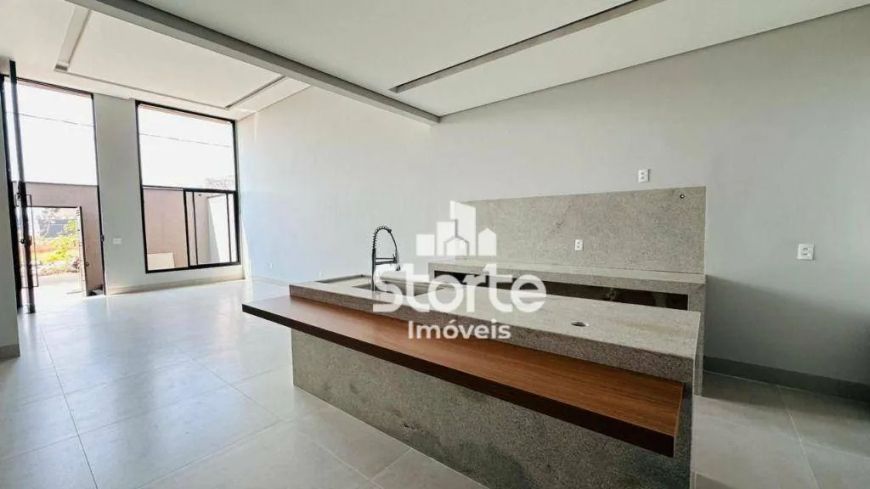 Casa com 3 dormitórios à venda, 175m² por R$ 945.000 - Novo Mundo - Uberlândia/MG