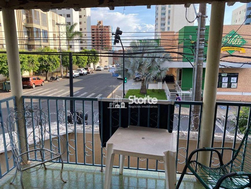 Casa estilo sobrado com 3 dormitórios à venda, 225m² por R$ 1.000.000 - Saraiva - Uberlândia/MG