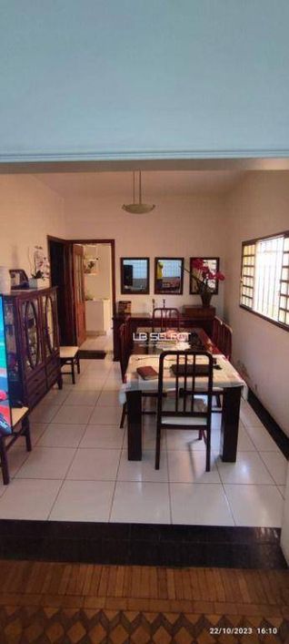 Casa com 3 dormitórios à venda, 211 m² por R$ 750.000,00 - Martins - Uberlândia/MG