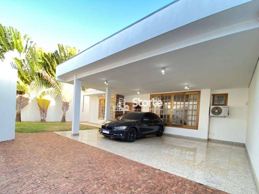 Casa com 3 dormitórios à venda, 210 m² por R$ 1.250.000,00 - Jardim Karaíba - Uberlândia/MG