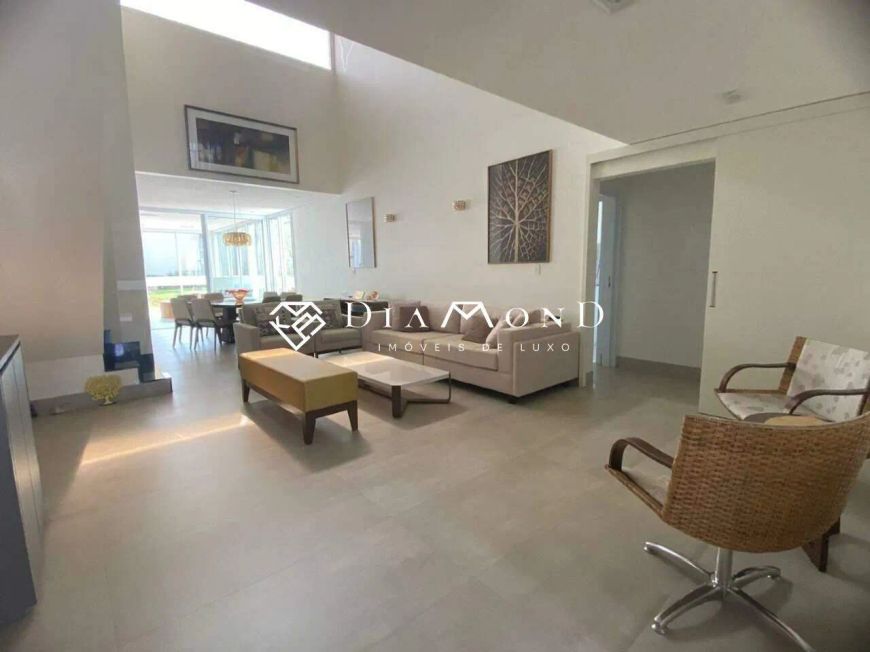 Casa em condomínio à venda, 4 quartos, 4 suítes, 2 vagas, Nova Uberlândia - Uberlândia/MG