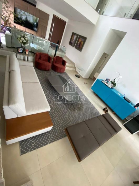 Casa moderna à venda no Condomínio Jardim Genova, com 252,89m² de área construída em um terreno de 4